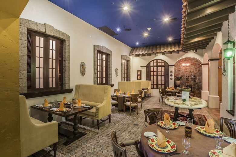 Aparthotel The Alpha Suites