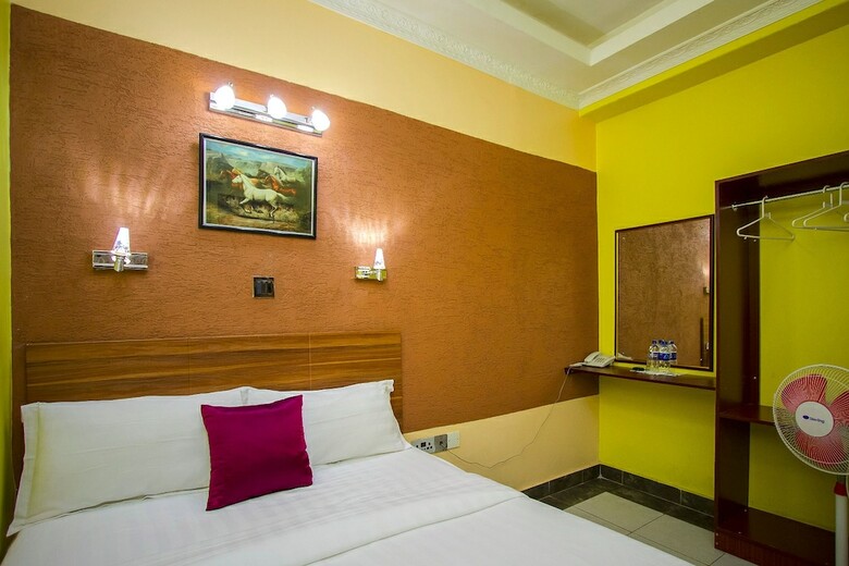 Enkare Hotel