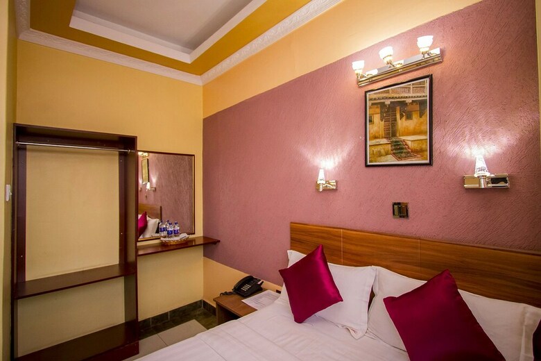 Enkare Hotel