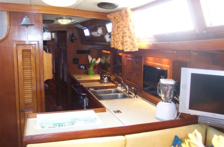 Dream Lover Boat And Breakfast