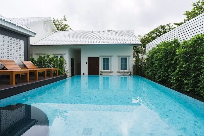 Hotel The Besavana Phuket