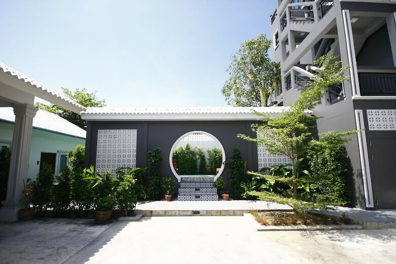Hotel The Besavana Phuket