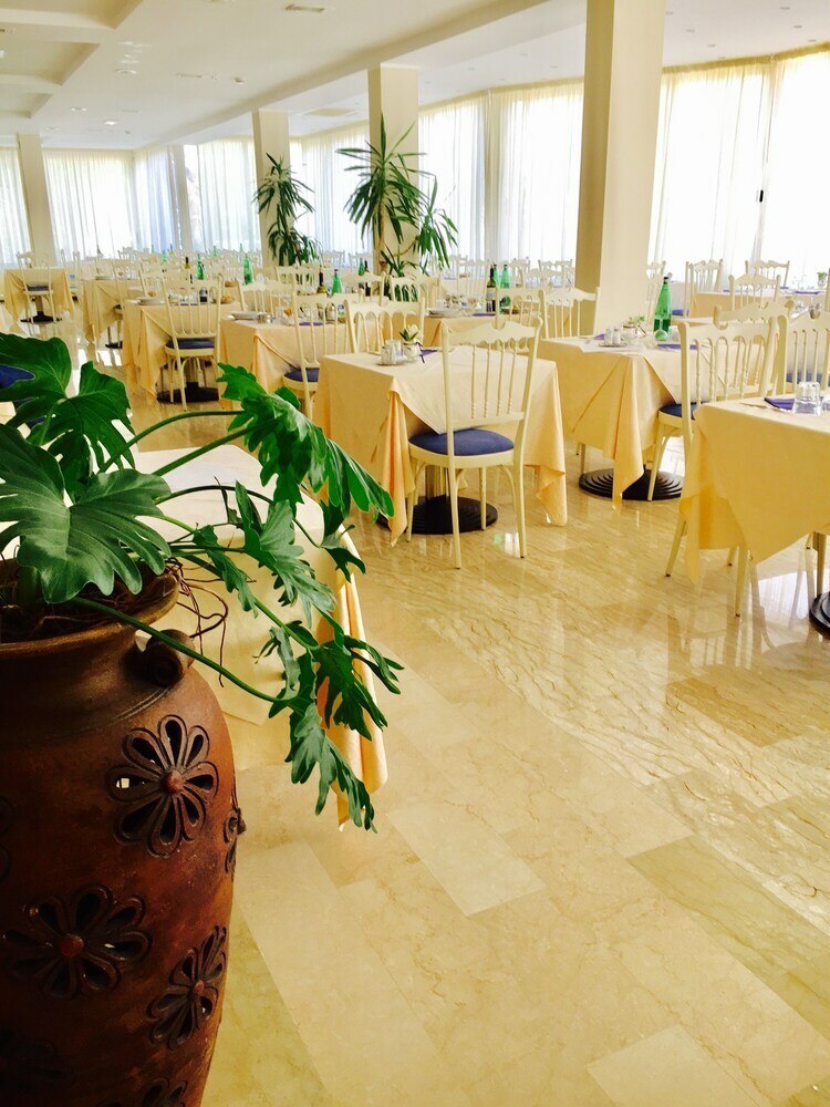 Hotel De Amicis