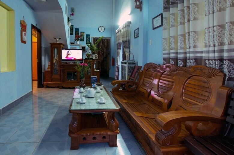 Hotel Plum Tree Homestay
