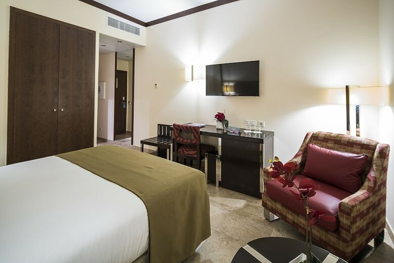 Iu Hotel Huambo