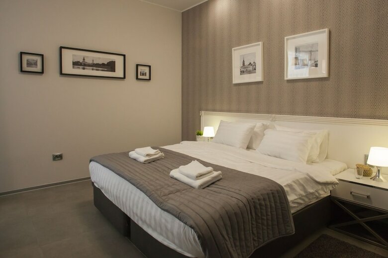 Metro Hotel