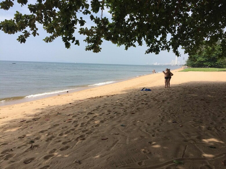 Baan Dhewaran Beachfront Villa