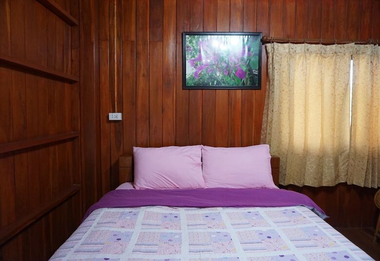 Hotel Settee Homestay