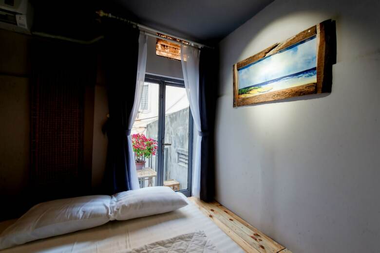 Hostal Village Hostel