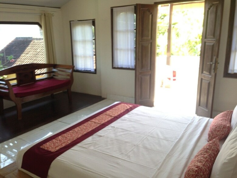 Bed & Breakfast Seminyak Hideaway Villa