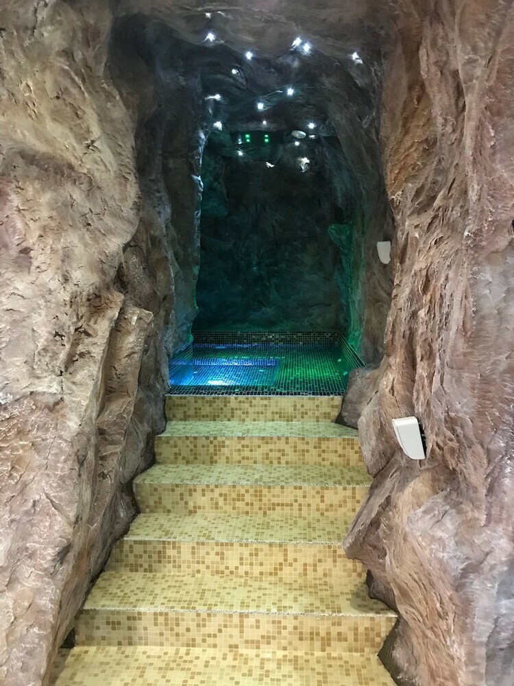 National Park Hotel & Spa