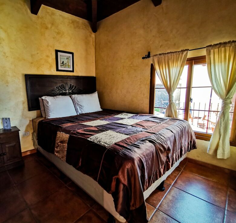Bed & Breakfast Central Bougainvillea