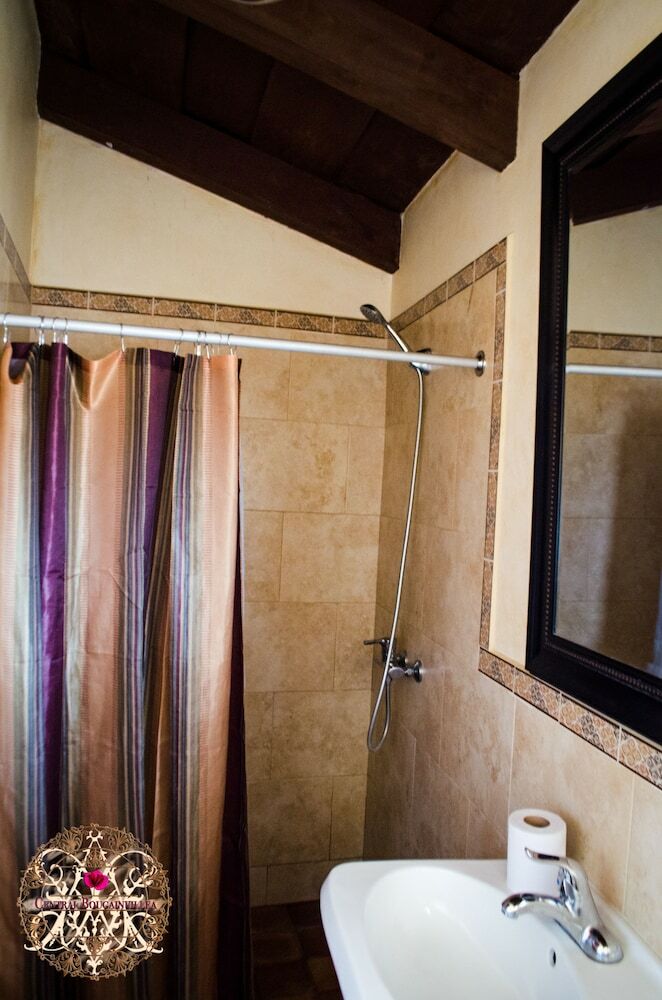 Bed & Breakfast Central Bougainvillea