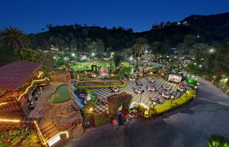 Hotel Chacha Inn