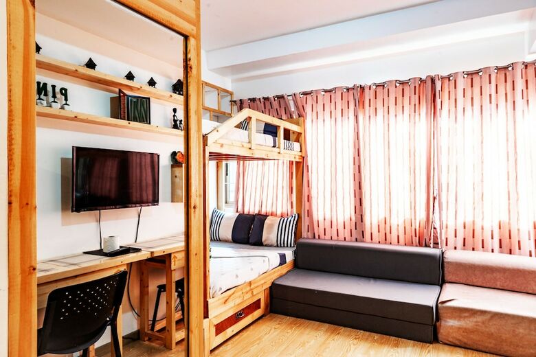 Cedar Peak Condo Near Session Road