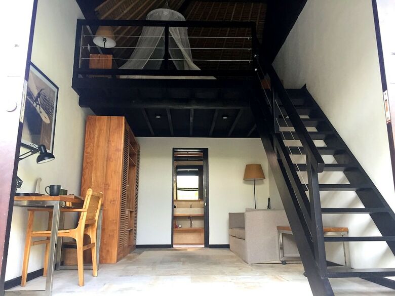 Hostal Wave House Surf Camp