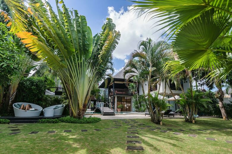 Hostal Wave House Surf Camp