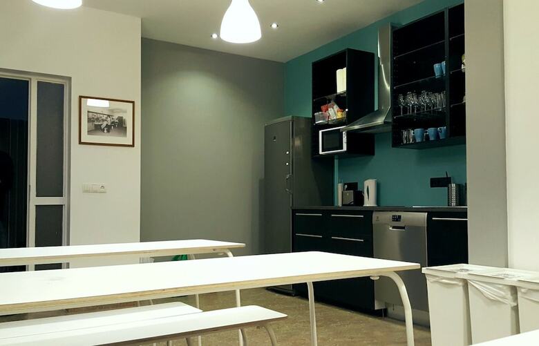 Hostal L�kur Hostel