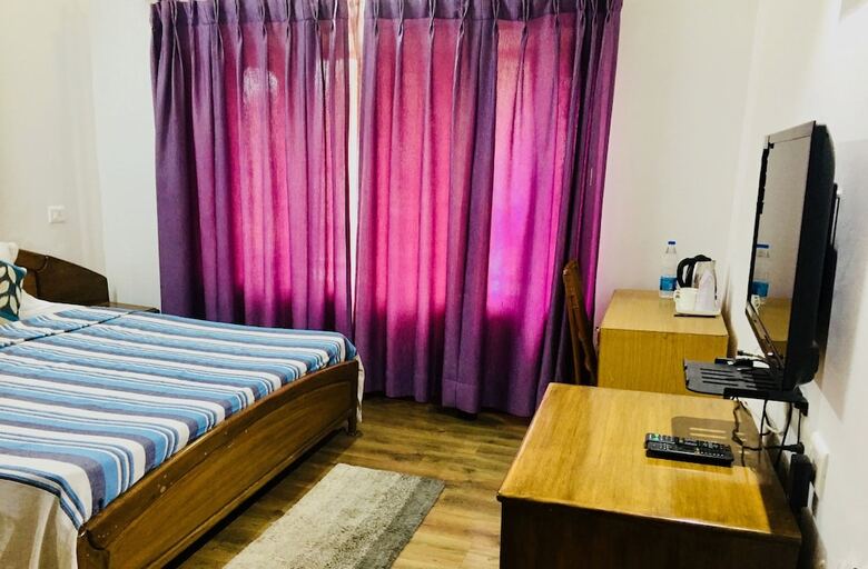 Hotel Sai Gardens
