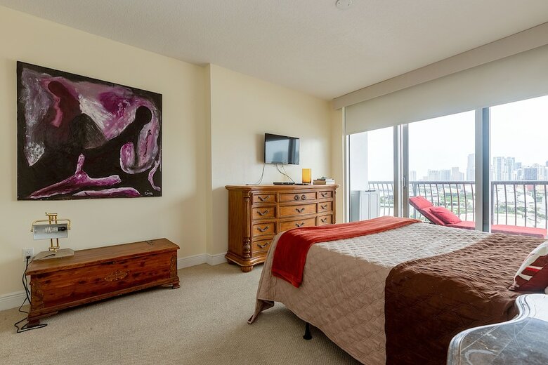 Aparthotel Opera Tower By Suarez Vacation Rentals