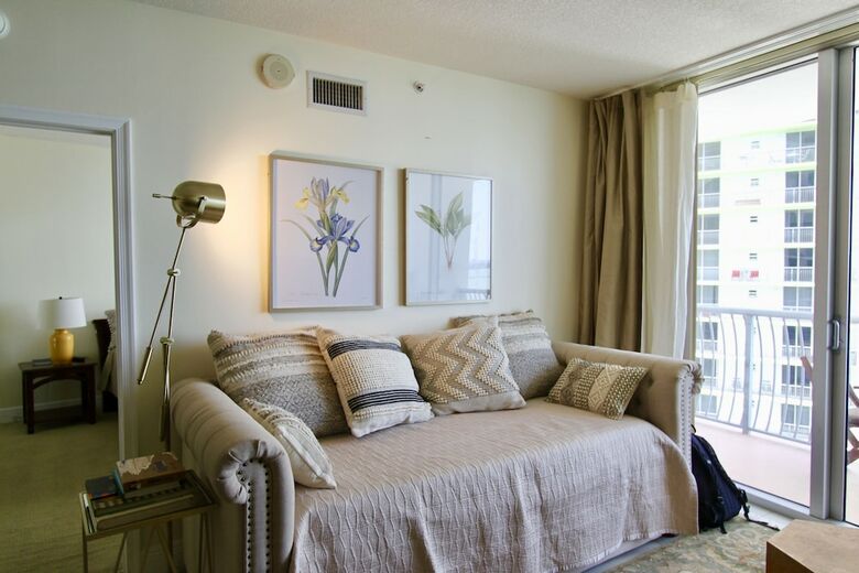 Aparthotel Opera Tower By Suarez Vacation Rentals