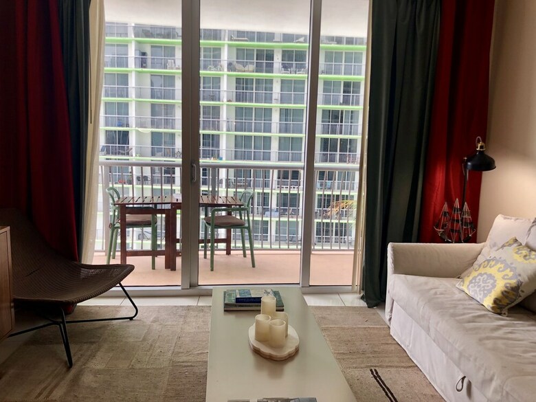 Aparthotel Opera Tower By Suarez Vacation Rentals