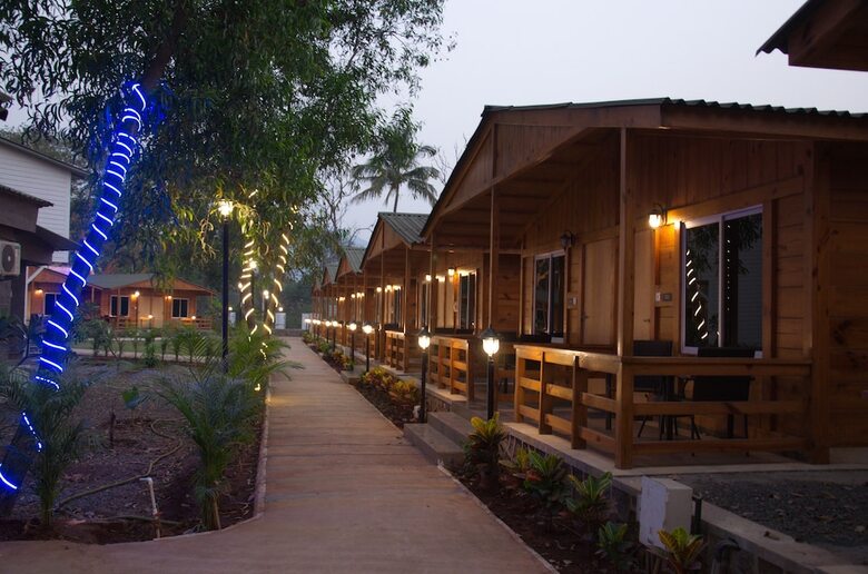 Hotel Sai River Resort