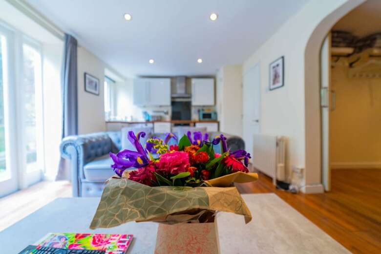Apartamentos Modern Bright Garden Flat With Patio