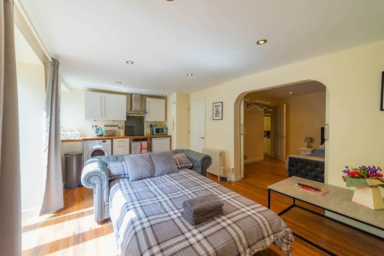 Apartamentos Modern Bright Garden Flat With Patio