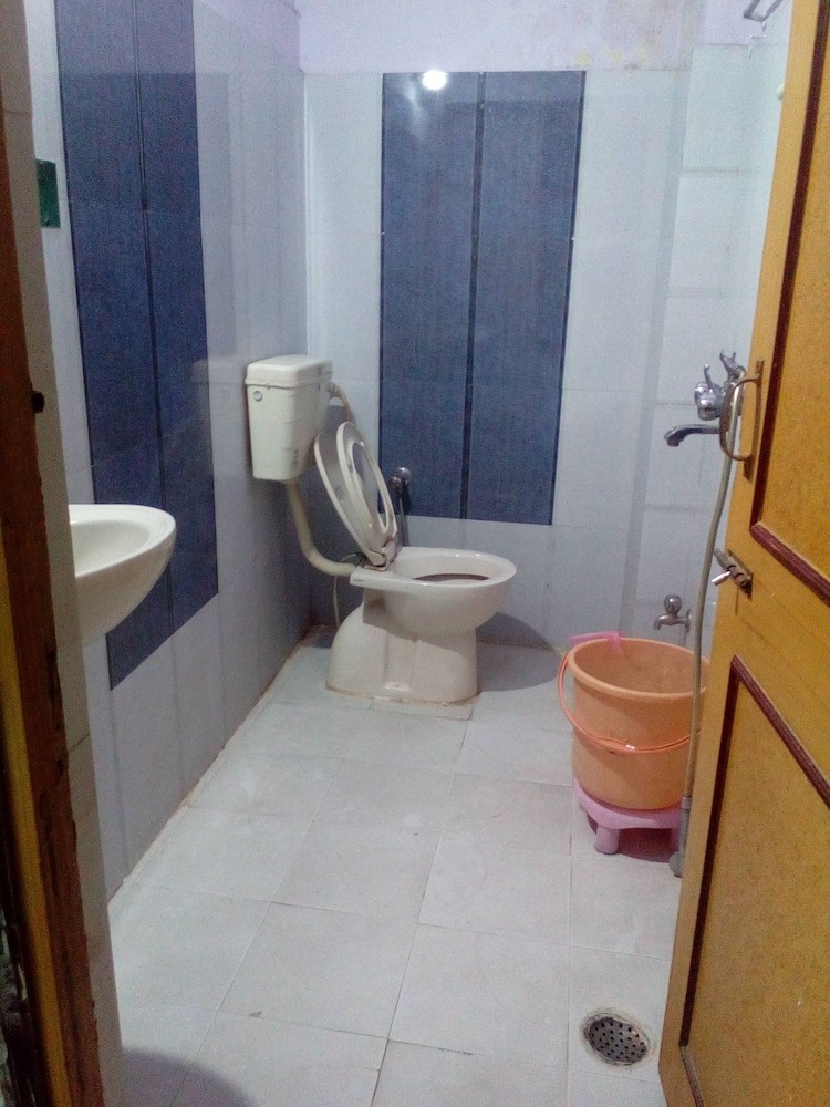Kanchan Hotel