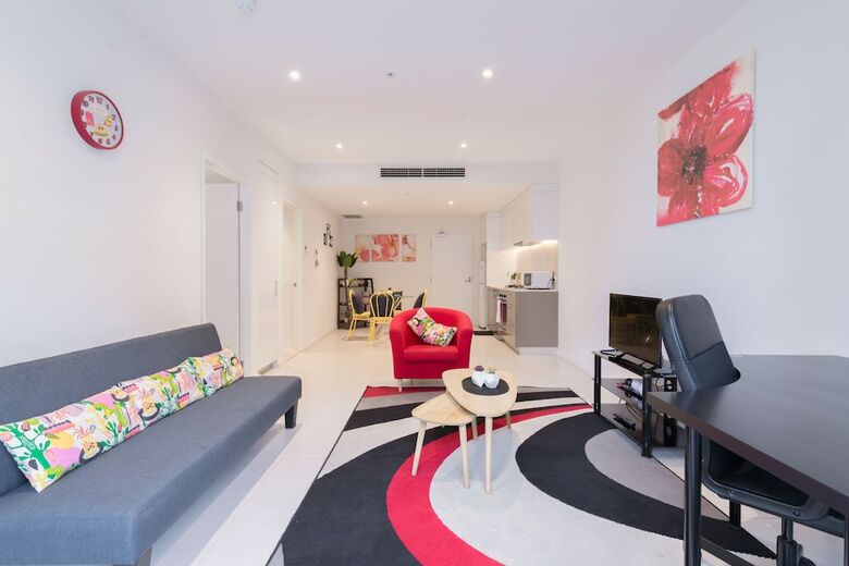 Ther-rich Stunning Cbd Apartments