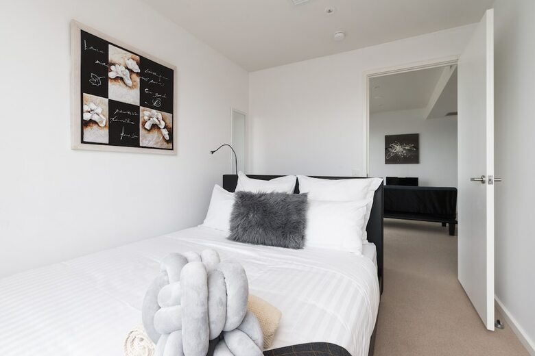Ther-rich Stunning Cbd Apartments