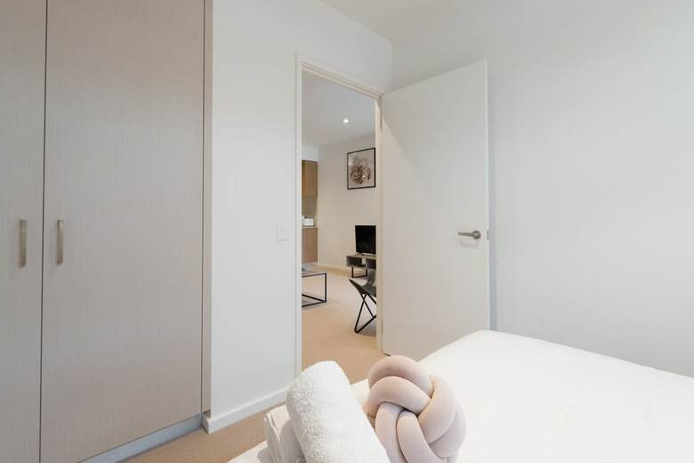 Ther-rich Stunning Cbd Apartments