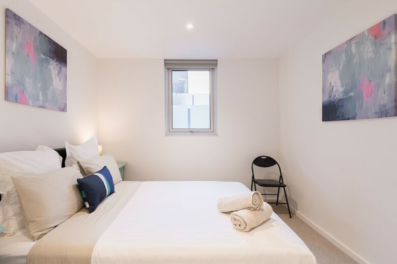 Ther-rich Stunning Cbd Apartments