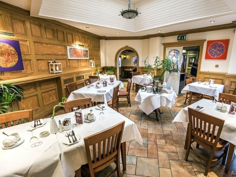 Mc Kevitts Village Hotel