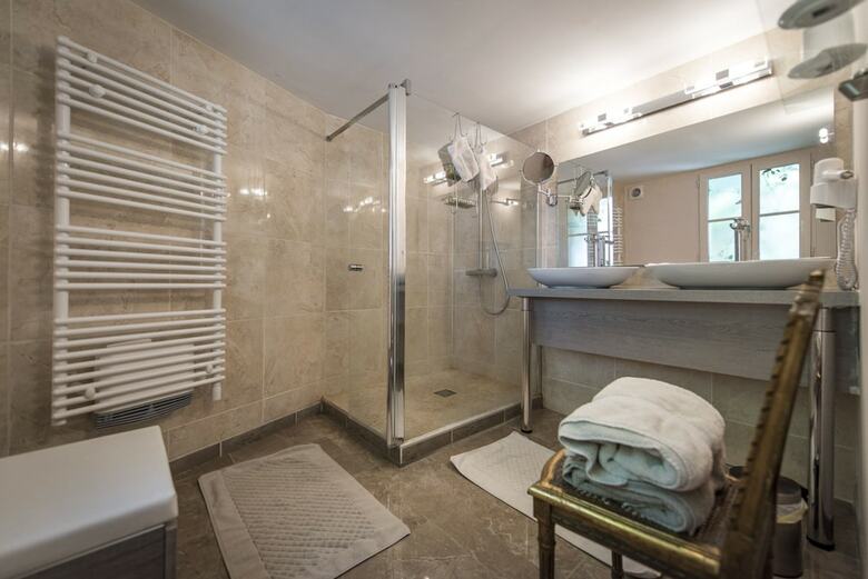 Hotel Chambres D'h�tes Et G�tes Manoir De Montecler