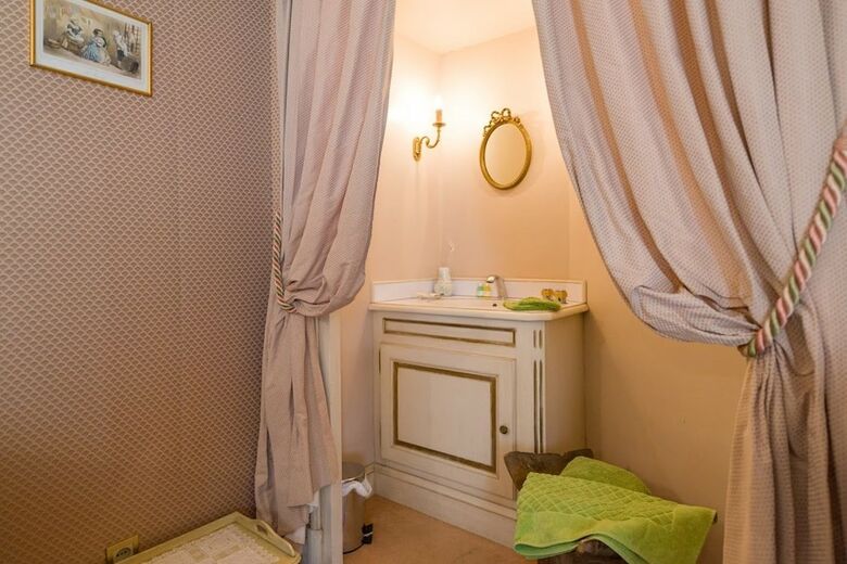 Hotel Chambres D'h�tes Et G�tes Manoir De Montecler