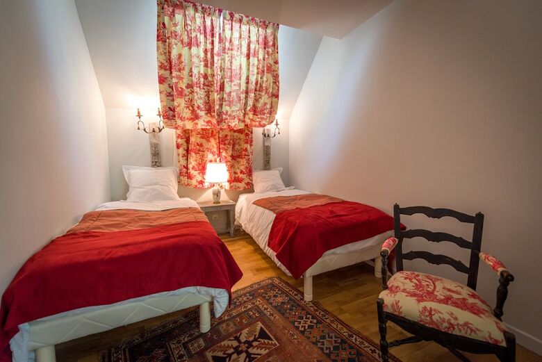 Hotel Chambres D'h�tes Et G�tes Manoir De Montecler