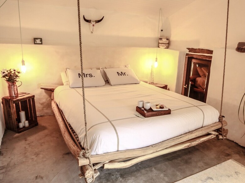 Cabana Coco Barn Wood Lodge