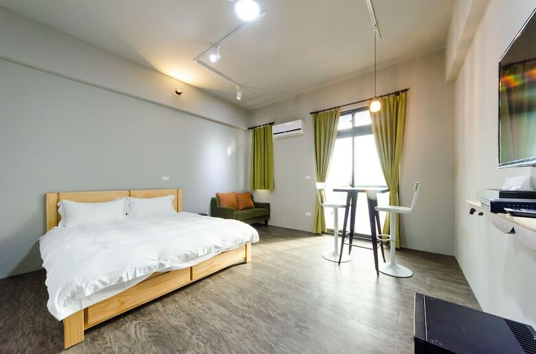 Hotel Sea Breeze B&B
