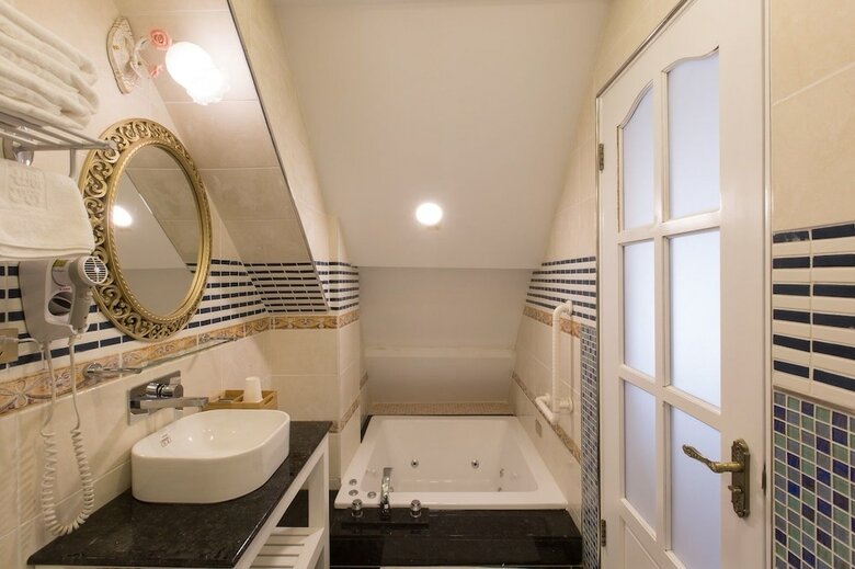 Bed & Breakfast Puli Story House
