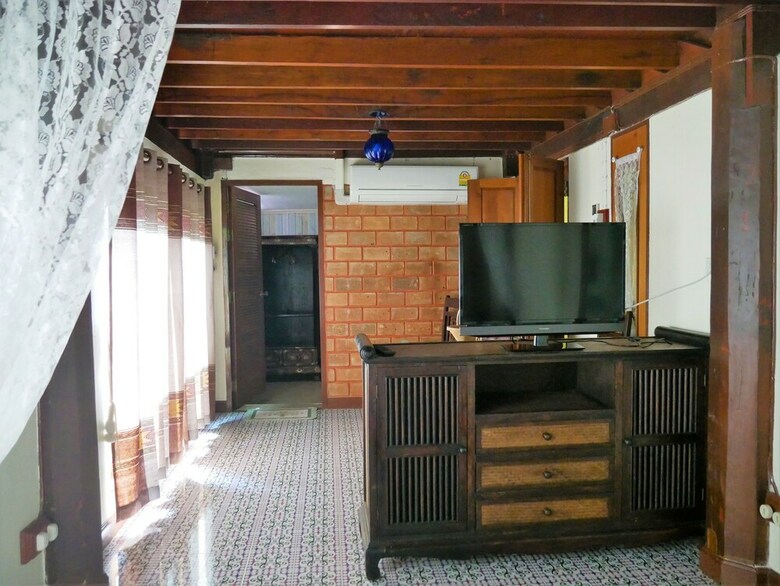 Hotel Ruenthai Jong Lux