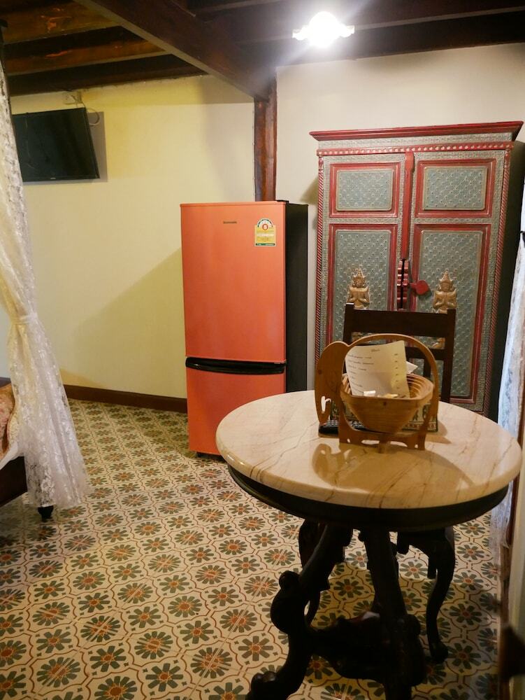 Hotel Ruenthai Jong Lux