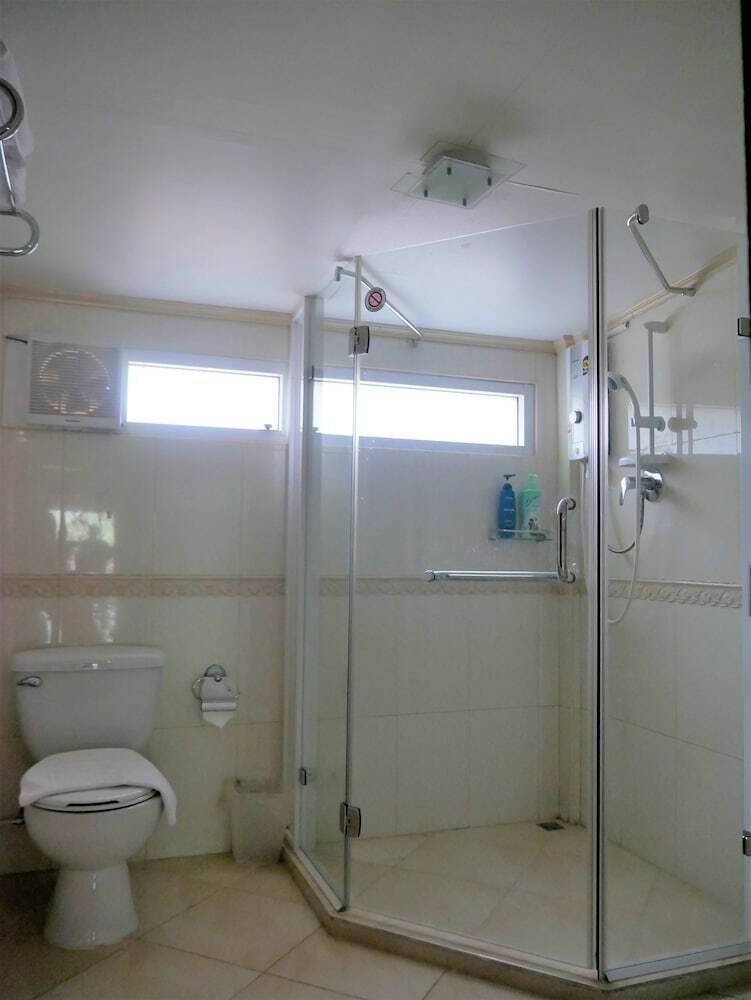 Hotel Ruenthai Jong Lux
