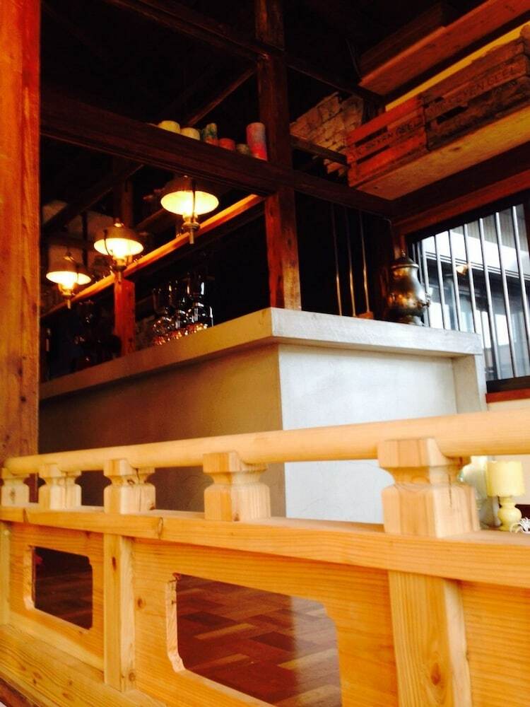 Hostal Cafe & Guest House Slams Dunkburger - Hostel