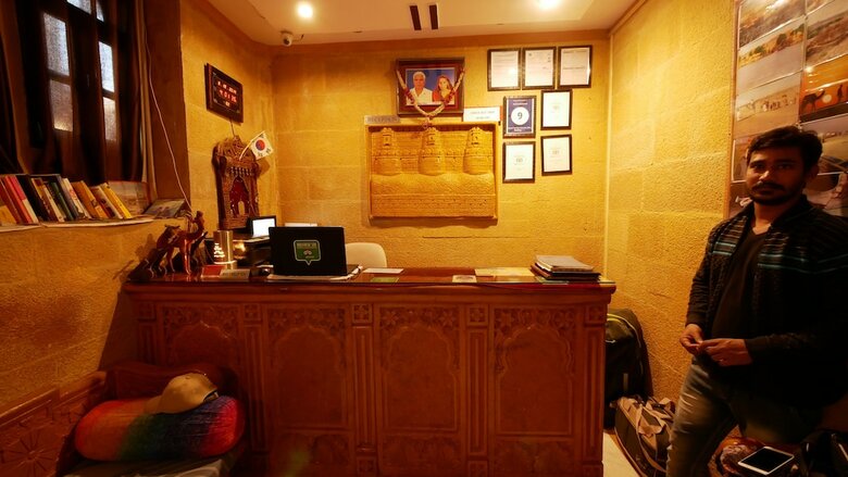 Gaji Hotel