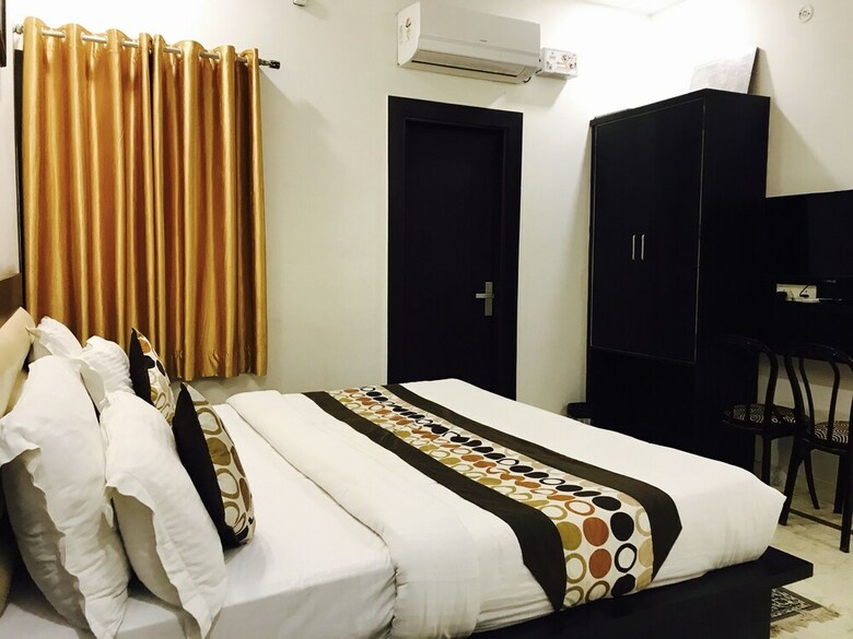 Hotel Aaradhya Residency