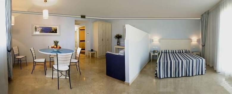 Residencia Cala La Luna Resort