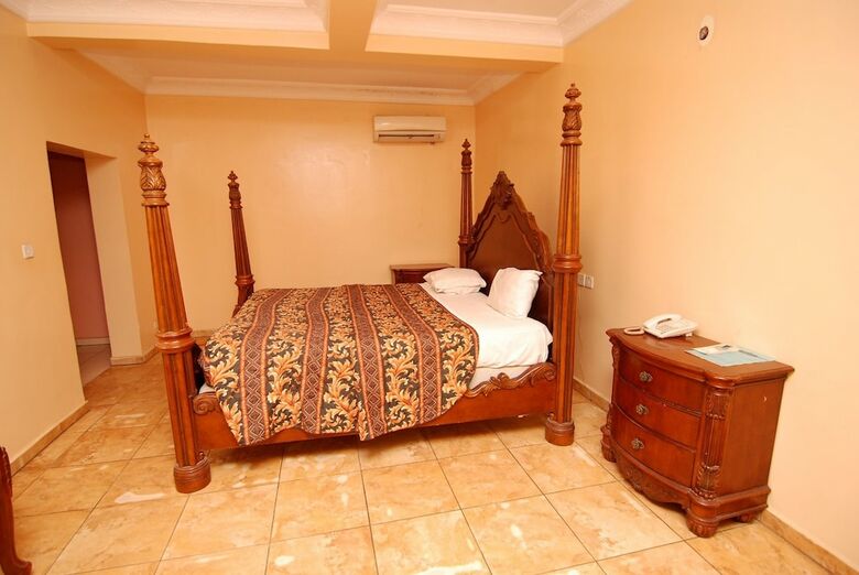 Alexis Hotel & Conference Centre