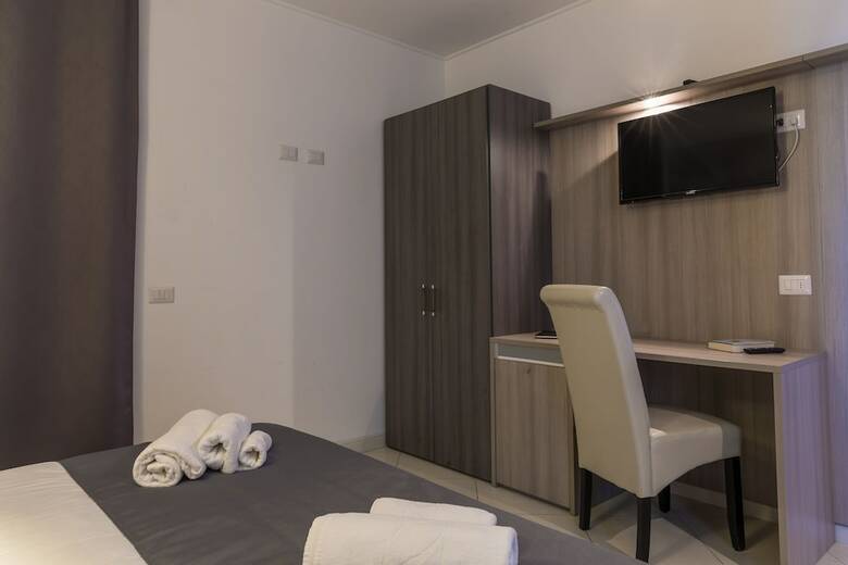 La Piazzetta Guest House